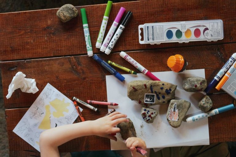 Zabawki edukacyjne dla dzieci w różnym wieku