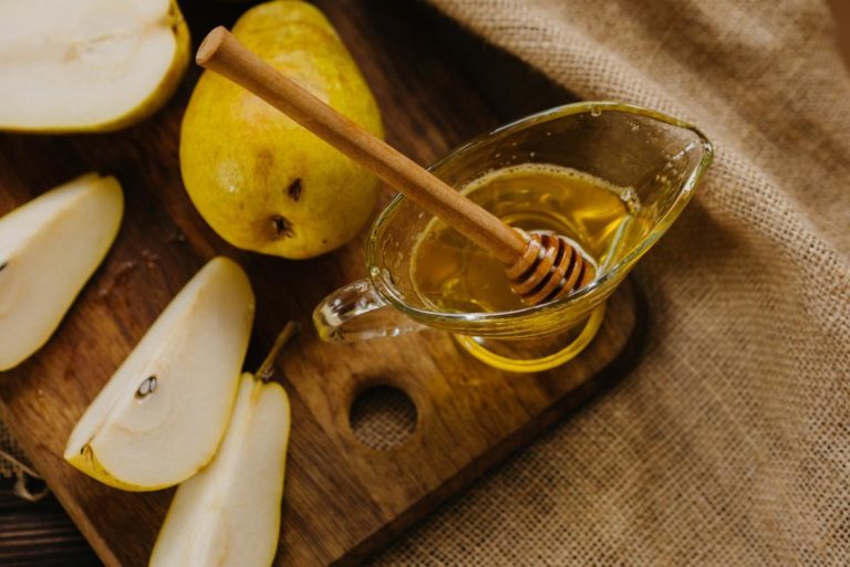 Prawdziwy miód wielokwiatowy – dlaczego warto wybierać naturalne produkty?