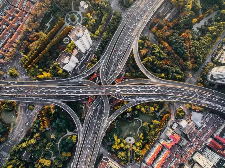 Samochód marzeń na weekend – jak wybrać idealne luksusowe auto do wynajęcia?